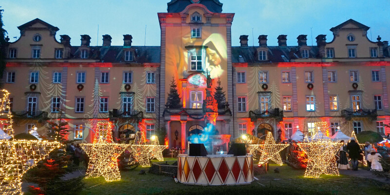 Weihnachtszauber auf Schloss Bückeburg Advent vor traumhafter Schlosskulisse