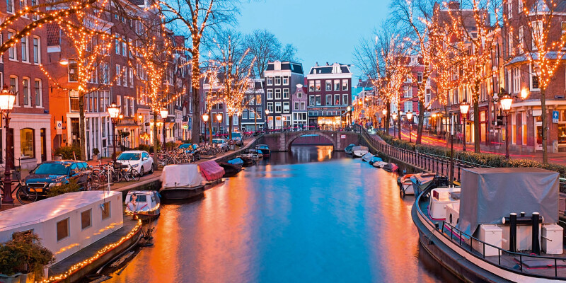 Amsterdam im Advent Lichterglanz zwischen Brücken, Grachten und Patrizierhäusern