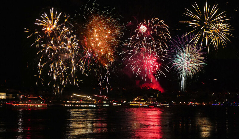 Jahreswechsel auf dem Rhein