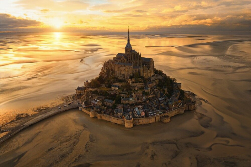 Springflut am Mont-Saint-Michel
