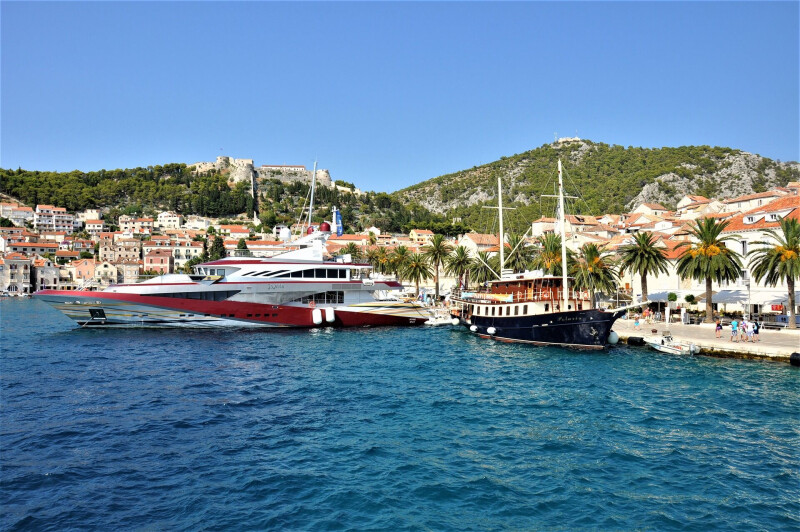 Inselhüpfen in Kroatien - Kreuzfahrt auf der Motoryacht AZZURRO