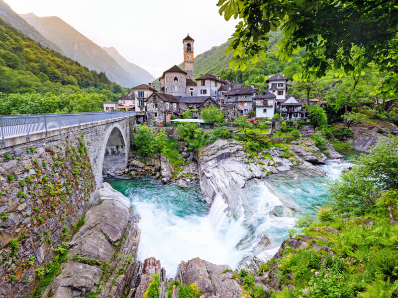 Lago Maggiore im sonnigen Tessin