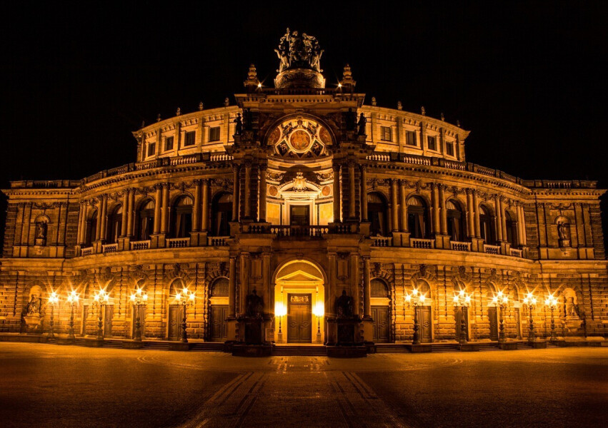 Dresden mit Semperoper - "Die Zauberflöte"